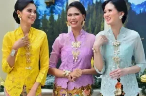 Betawi Encim Kebaya That Reflect History in Every Sleeve
